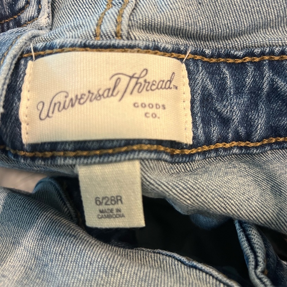 Universal Threads High Rise Cropped Overall Size 6R - Picture 3 of 4